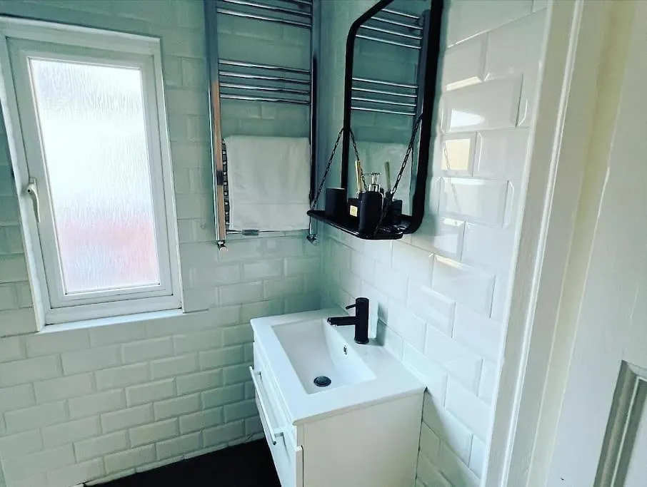 Hill Grove 2 Bedroom Apartment Leigh-on-Sea United Kingdom
