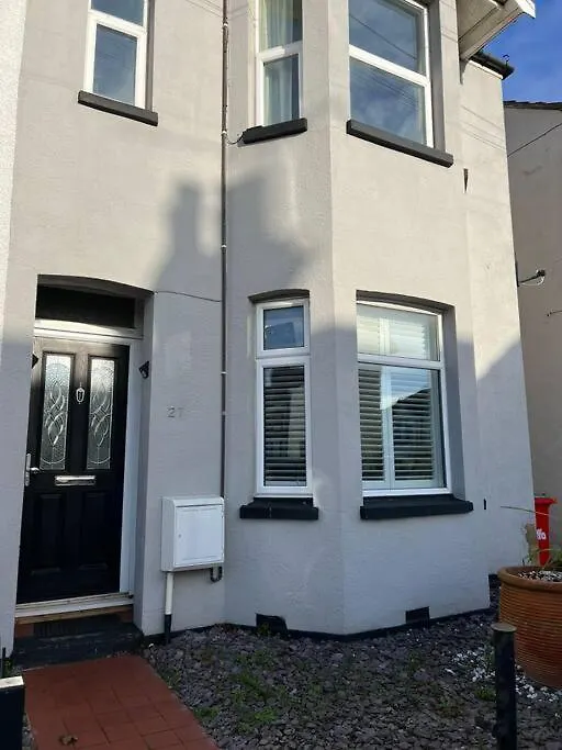Hill Grove 2 Bedroom Apartment Leigh-on-Sea