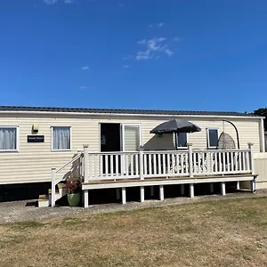 Hoburne Escape Near Christchurch Holiday home Mudeford